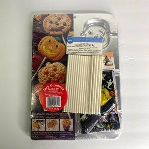 Halloween Jack-o-lantern Cookie/Candy Pan WILTON Treat Bags Cookie Sticks